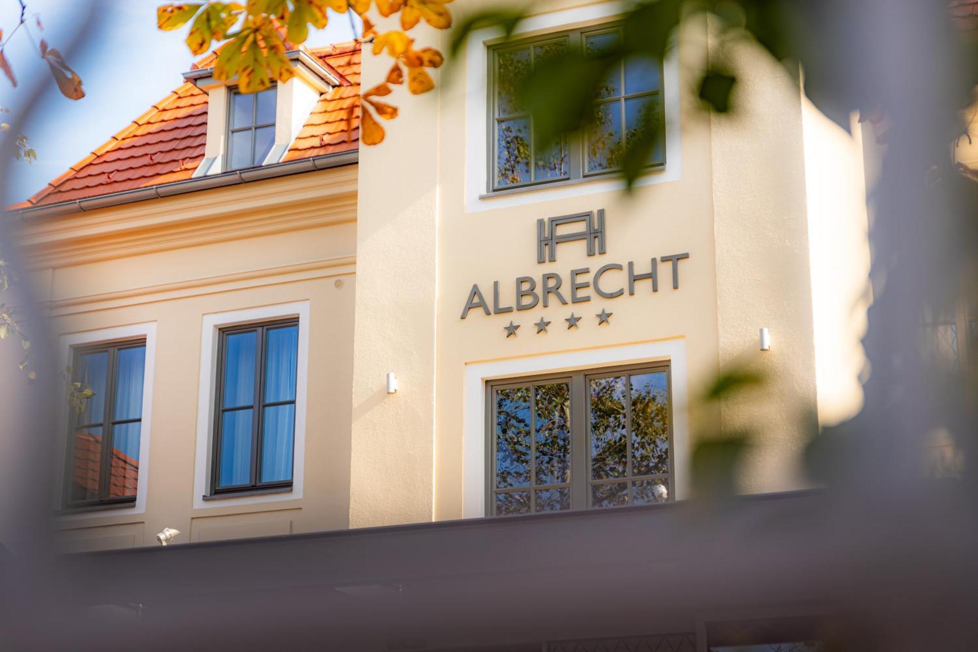 Hotel Albrecht Bratislava Exterior foto